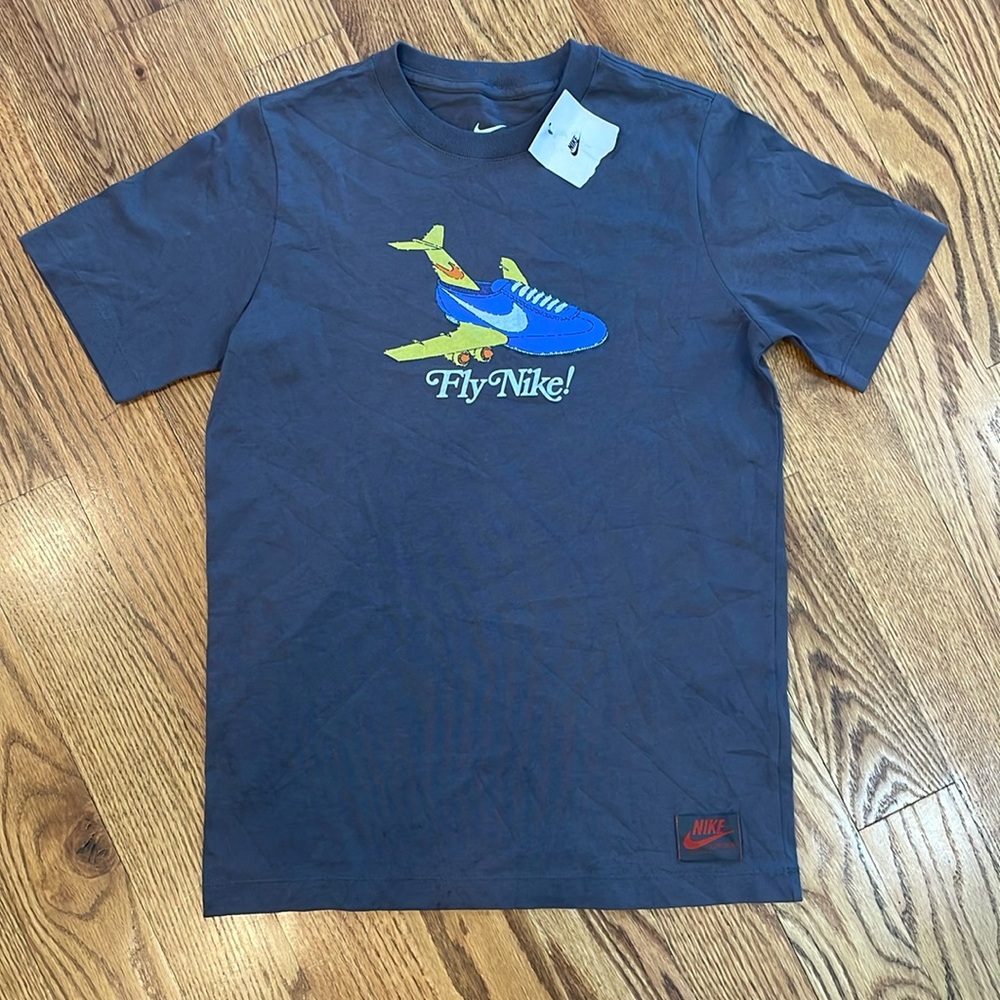 Boy’s Nike Shirt. Size Large. New With Tags. Dark Gray in Color.